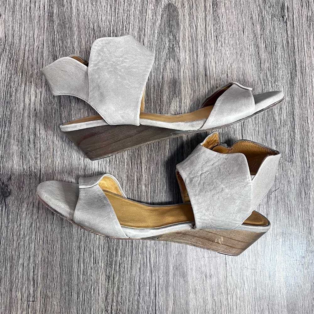 *Coclico | Low Wedge Sandals Taupe Leather Side Zipper Size 38.5/8